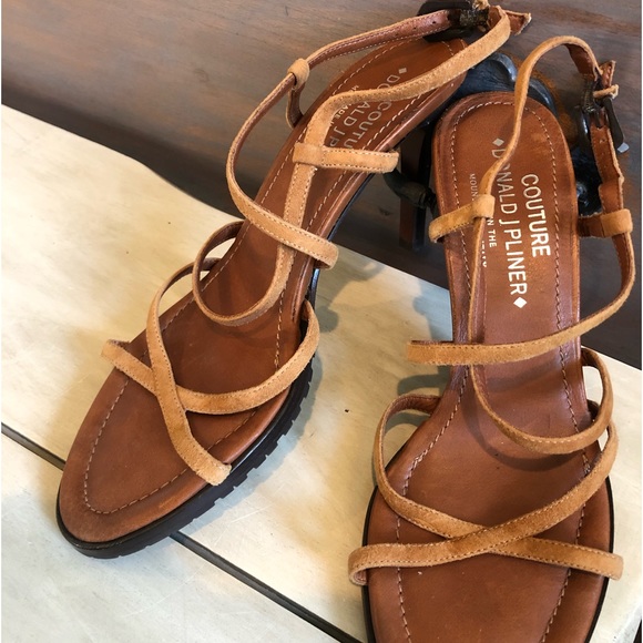 Donald J. PlinerCOUTURE .. leather sandals
